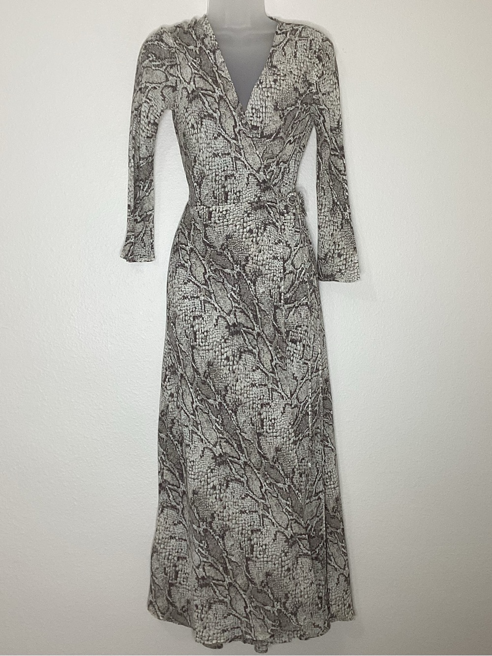 Reformation NEW Runaround Wrap Dress Python NWT Sm - Picture 2 of 8